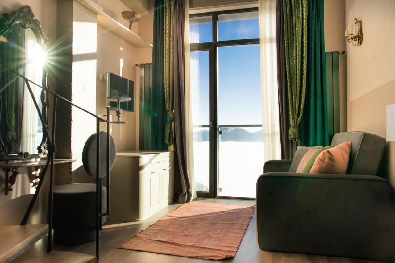 Ati Ambavi Botique Hotel Goedaoeri Buitenkant foto