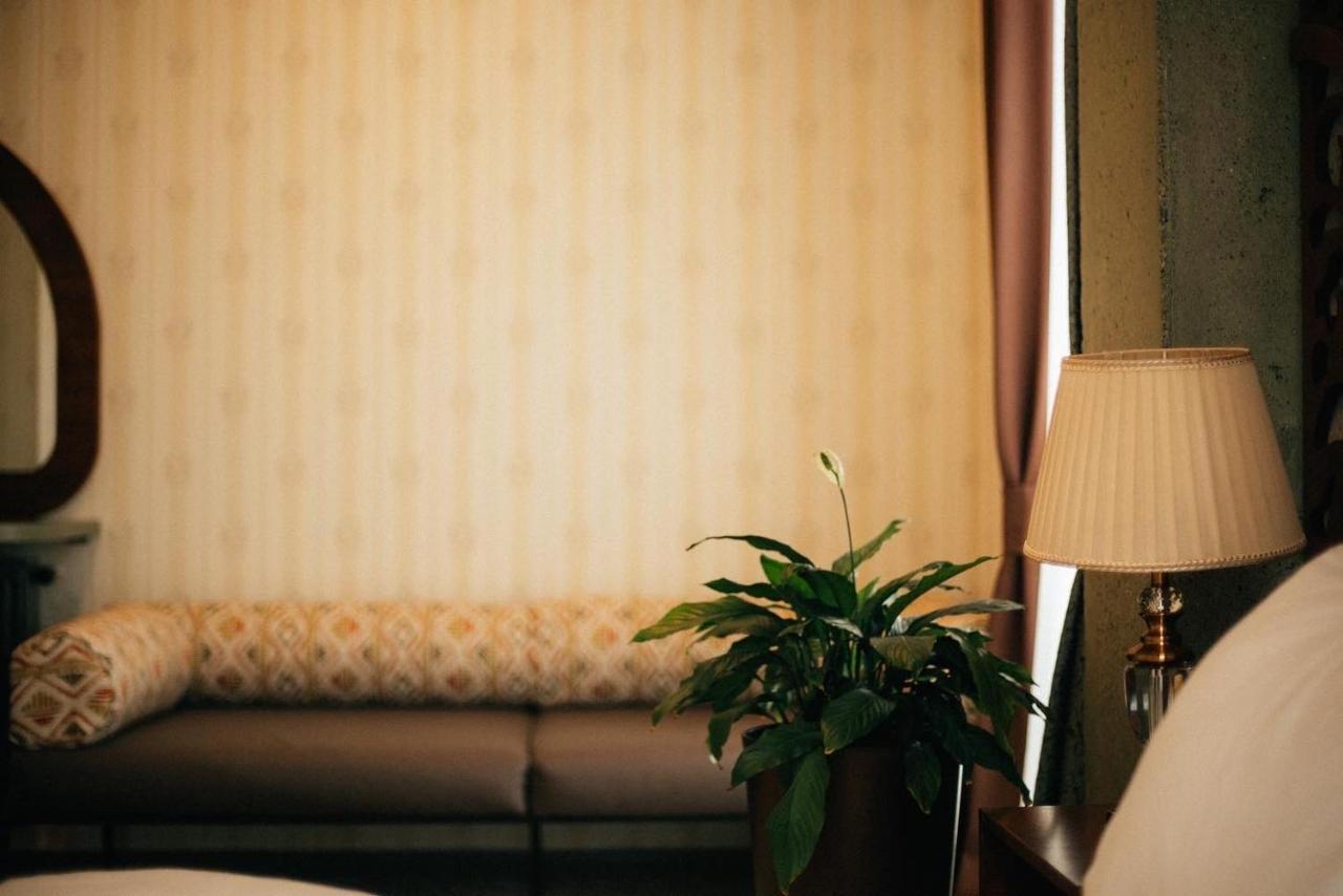 Ati Ambavi Botique Hotel Goedaoeri Buitenkant foto