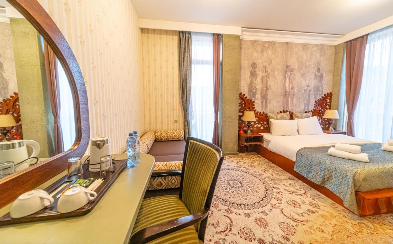 Ati Ambavi Botique Hotel Goedaoeri Buitenkant foto