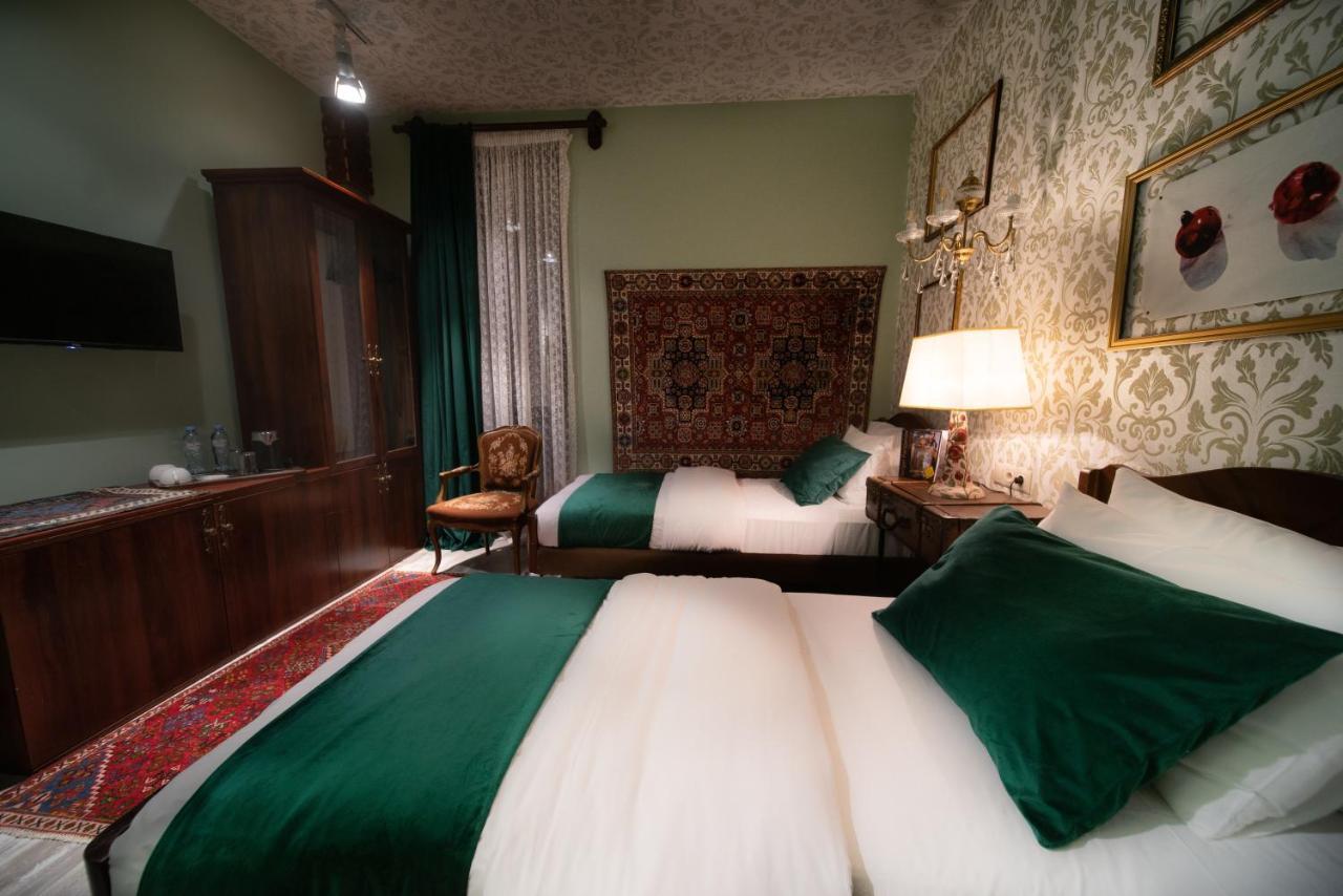 Ati Ambavi Botique Hotel Goedaoeri Buitenkant foto