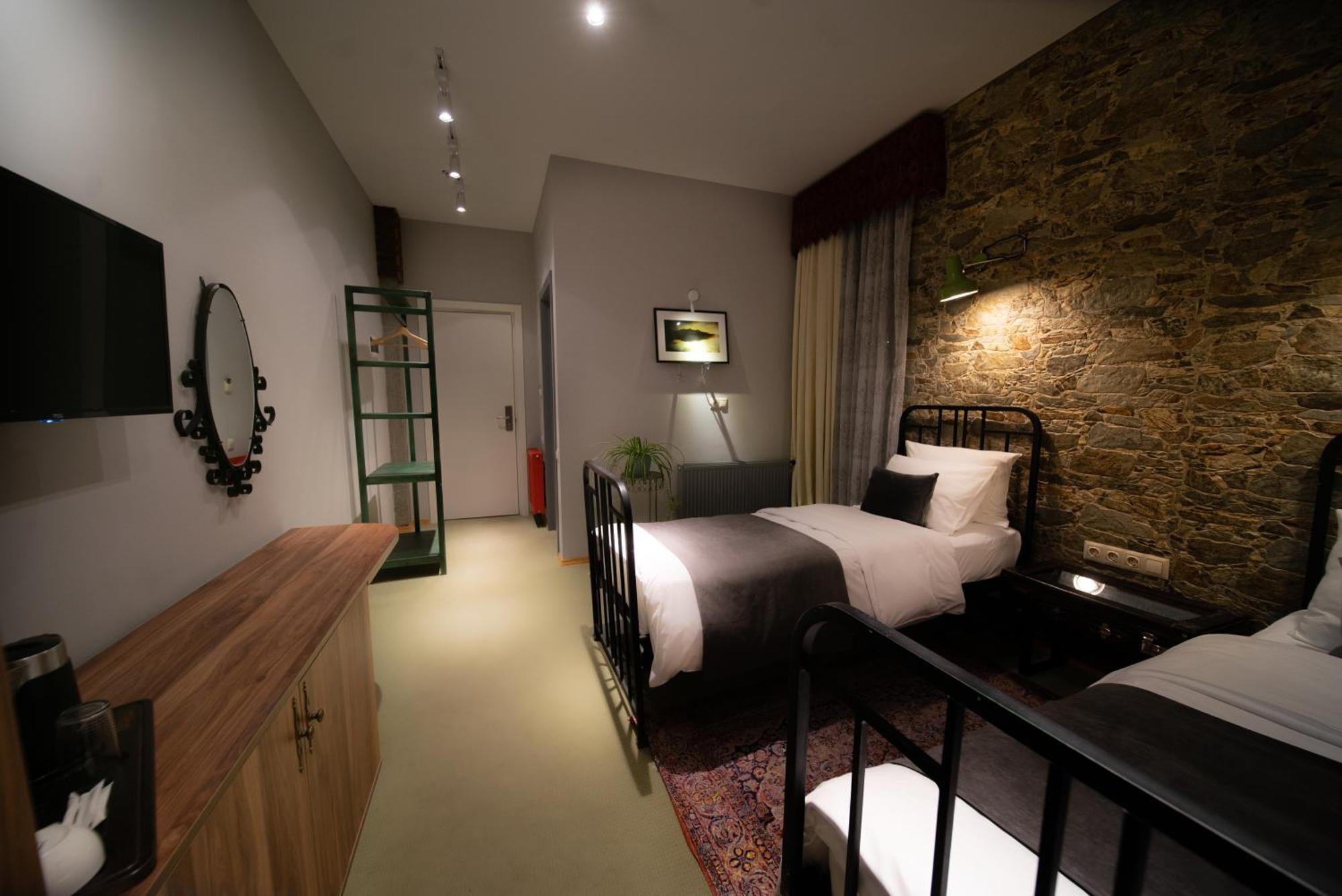 Ati Ambavi Botique Hotel Goedaoeri Buitenkant foto